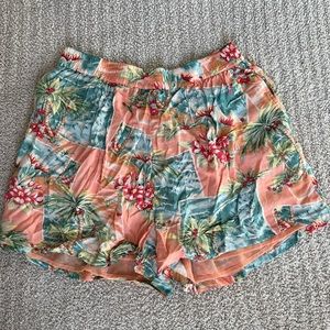 Super cute flowy tropical shorts. With pockets!